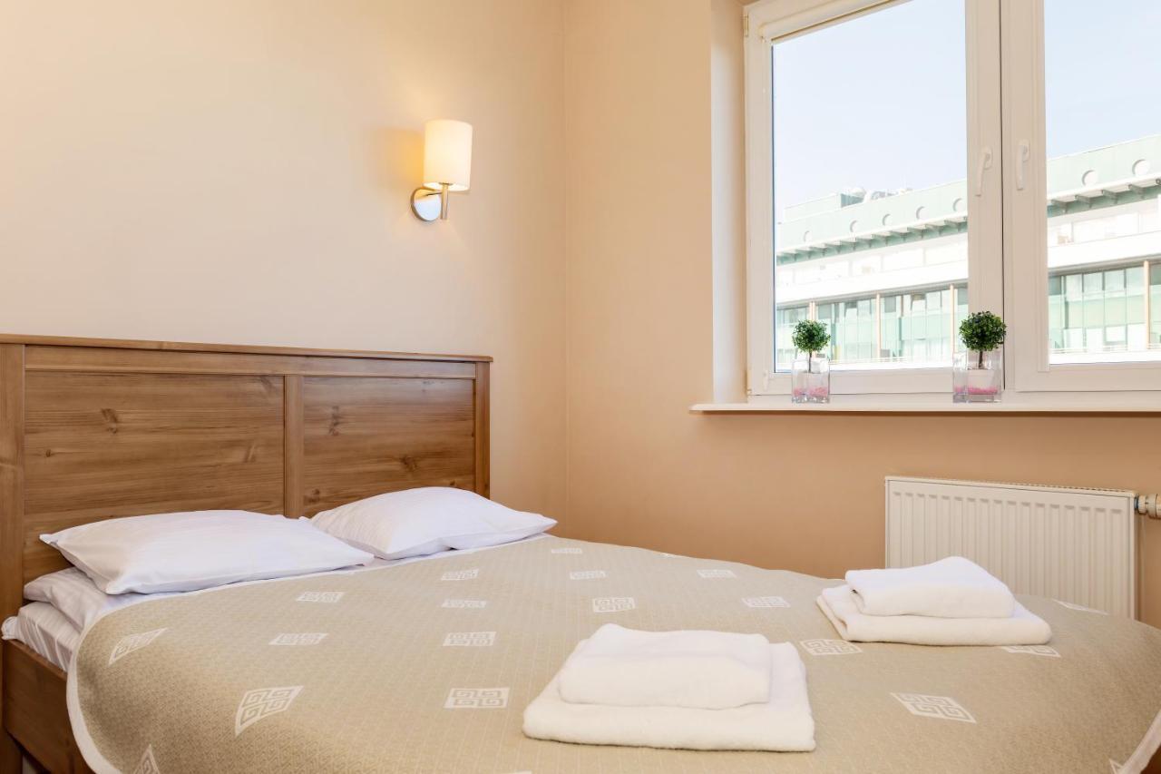 Spacerowa By Renters Apartment